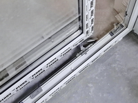 Дверь портальная Рехау 70 с фурнитурой Зигения